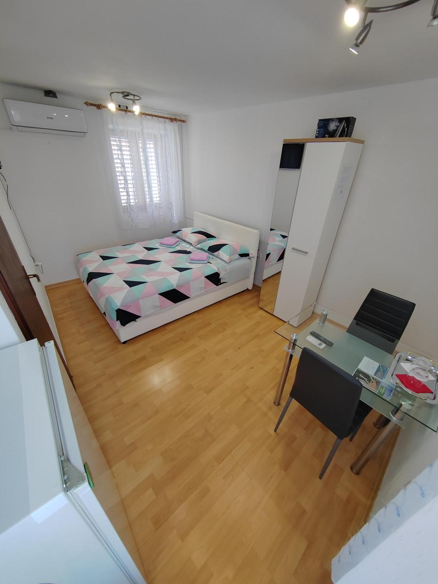 Rooms Neda イゾラ 部屋 写真