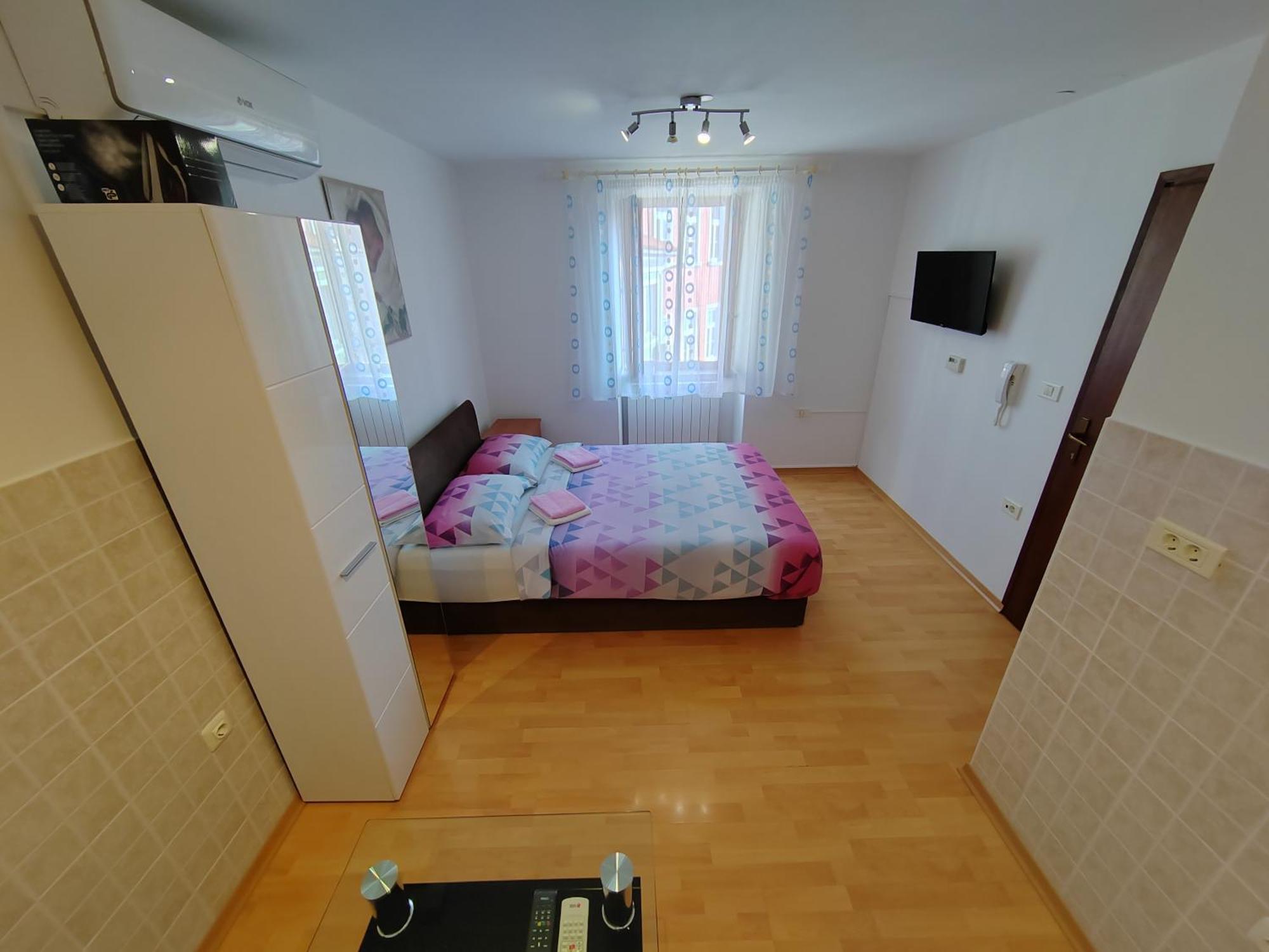 Rooms Neda イゾラ 部屋 写真